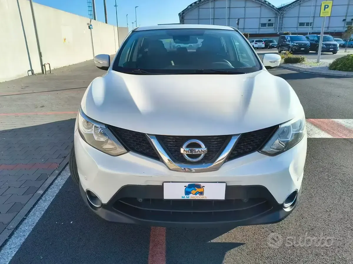 Usata Nissan Qashqai Acenta 110 CV (80 kW) 2014 Bianco SUV
