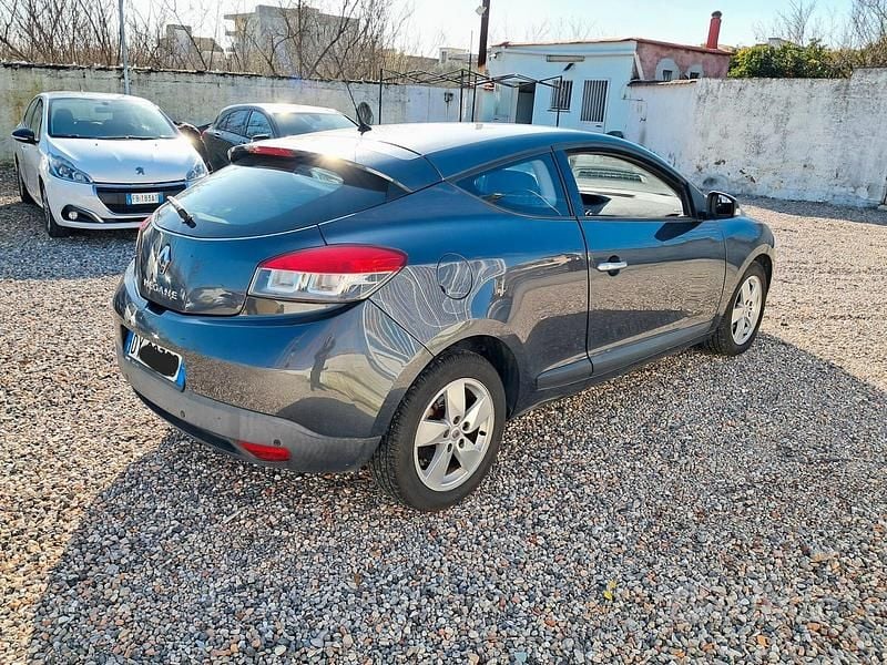 Usata Renault Mégane Coupé Dynamique 110 CV (80 kW) 2009 Grigio Coupé