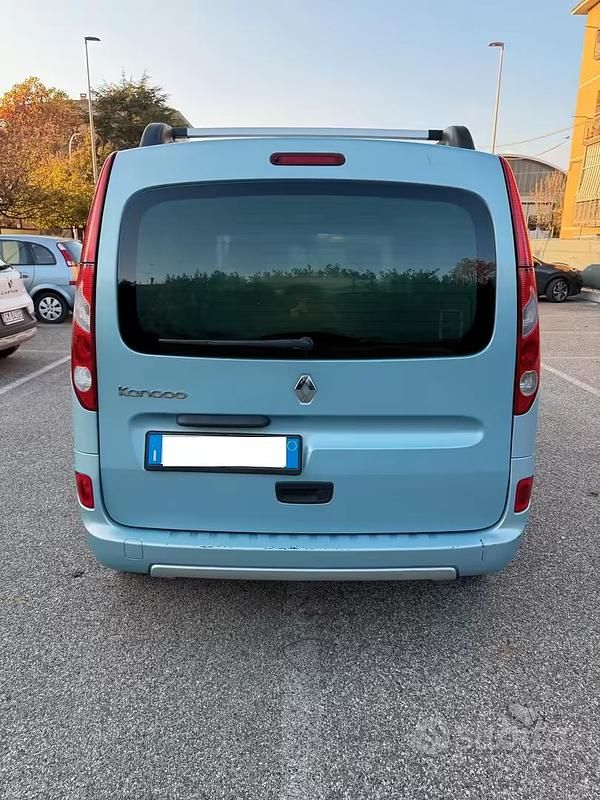 Usata Renault Kangoo 90 CV (66 kW) 2012 Blu Monovolume