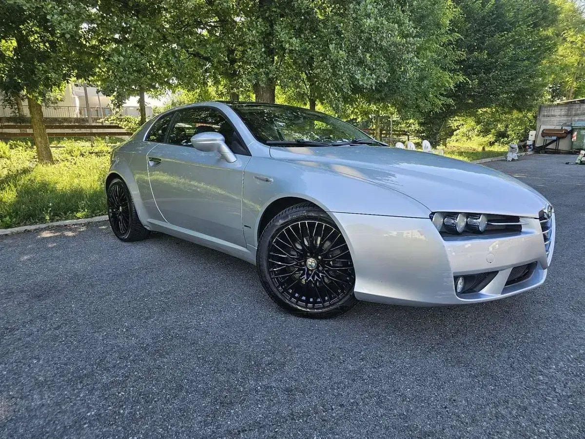 Usata Alfa Romeo Brera 185 CV (136 kW) 2011 Argento Coupé