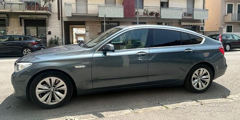 Blu Usata 2010 BMW 530 Gran Turismo Comfort Edition Tre volumi | 9900 € (Buon prezzo) - Immagine 1/4