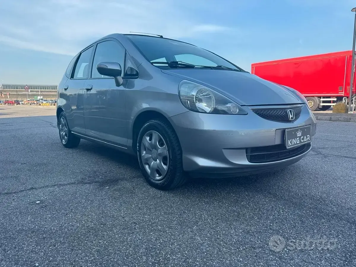 Usata Honda Jazz LS 83 CV (61 kW) 2006 Grigio Utilitaria