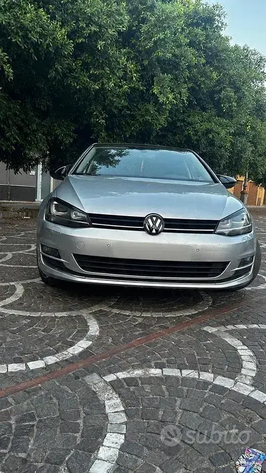 Usata VW Golf VII 110 CV (80 kW) 2023 Grigio Berlina