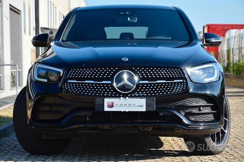 Usata Mercedes E300 Premium 245 CV (180 kW) 2022 Nero Coupé