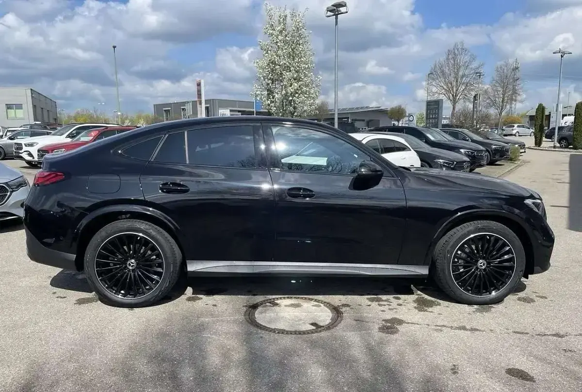 Usata Mercedes GLC200 AMG Line Premium 204 CV (150 kW) 2025 Nero metallic SUV