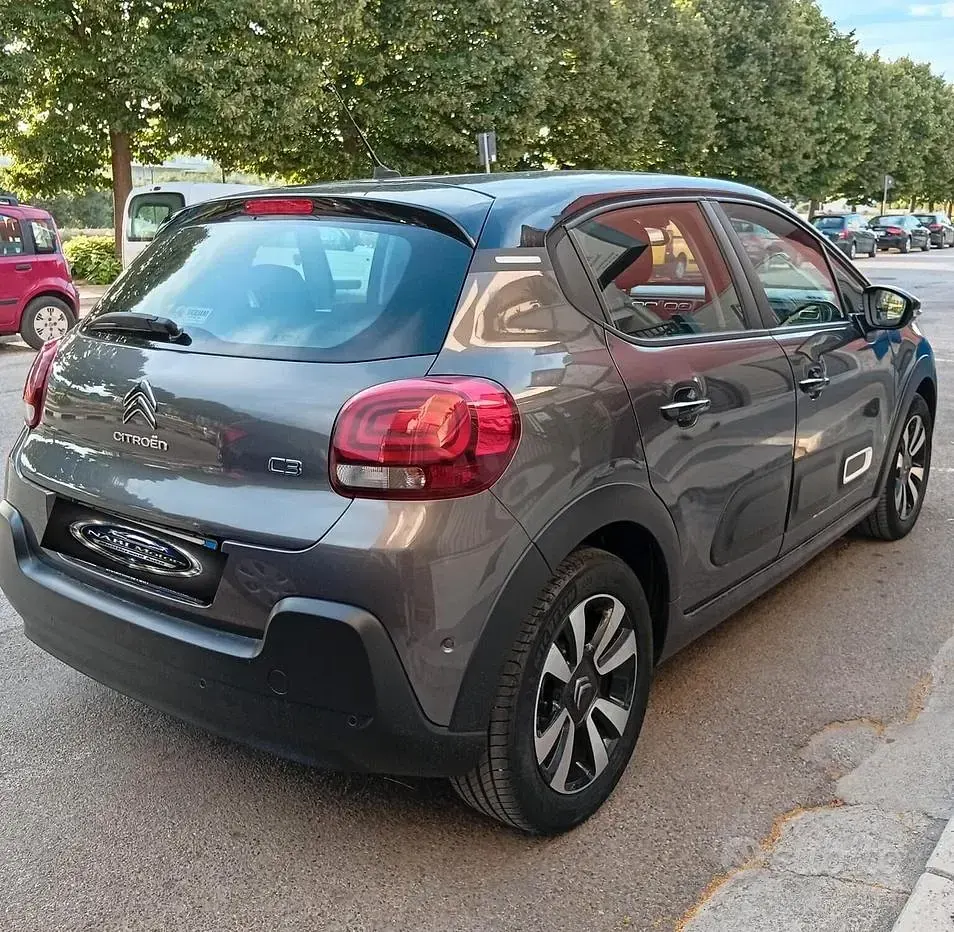 Usata Citroën C3 Shine 102 CV (75 kW) 2023 Grigio Utilitaria