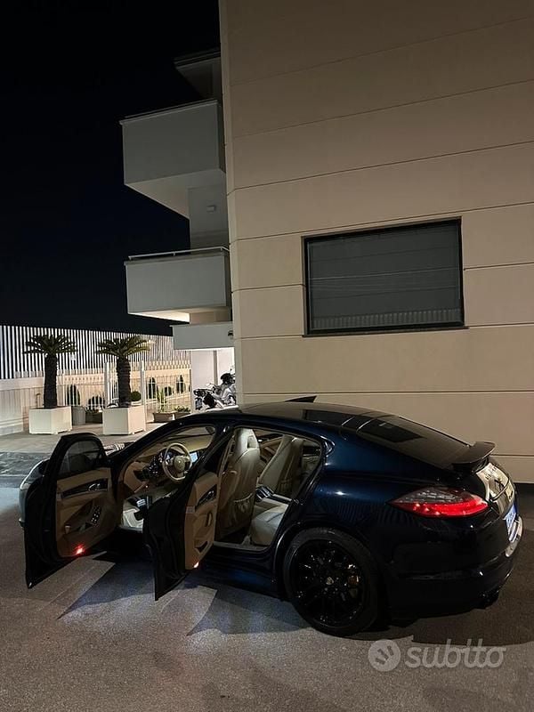 Usata Porsche Panamera 250 CV (183 kW) 2011 Berlina