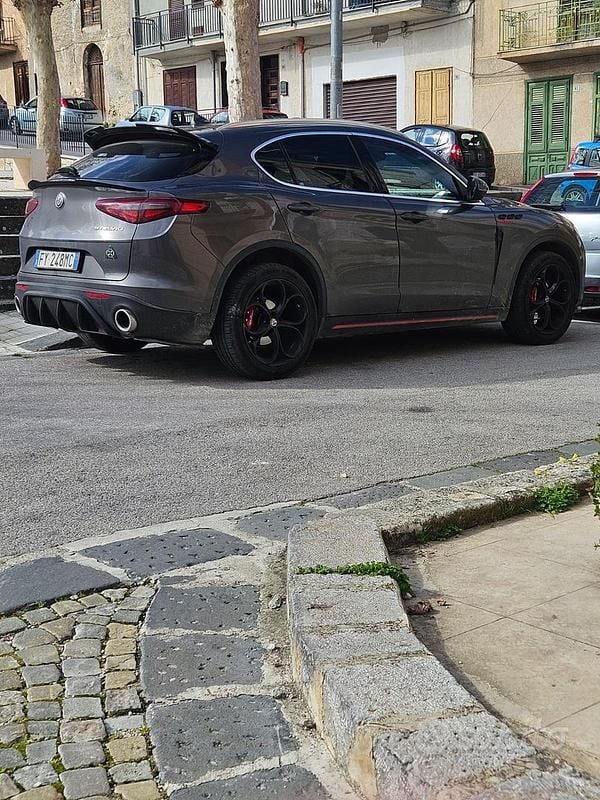 Occasion Alfa Romeo Stelvio 210 ch (154 kW) 2020 Gris SUV