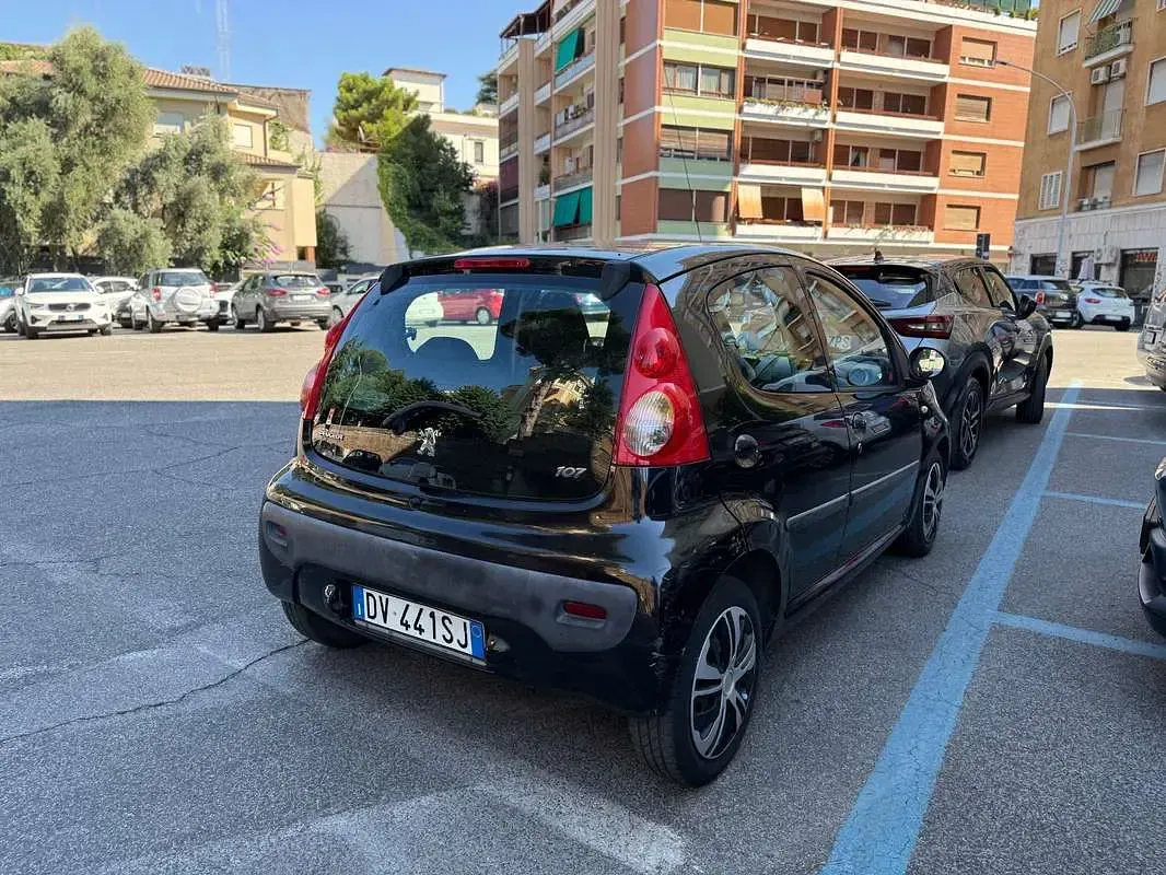 Usata Peugeot 107 Filou 68 CV (50 kW) 2009 Utilitaria
