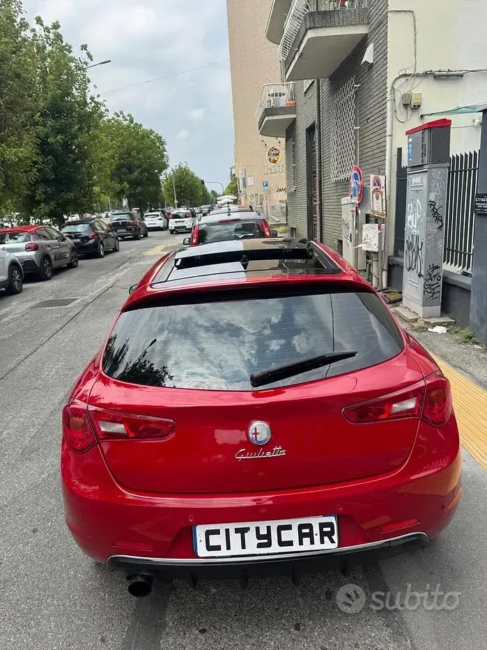 Usata Alfa Romeo Giulietta 170 CV (125 kW) 2011 Rosso Utilitaria