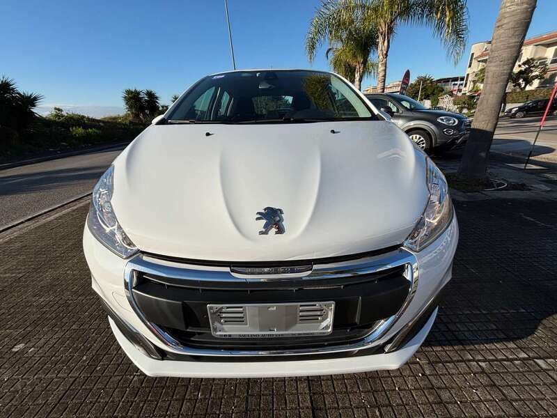 Bianco Usata 2019 Peugeot 208 Allure Due volumi | 9900 € (Super prezzo) - Immagine 1/4