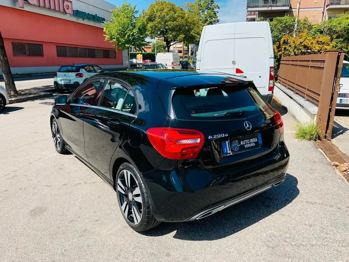 Usata Mercedes A200 Premium 136 CV (100 kW) 2016 Nero Utilitaria