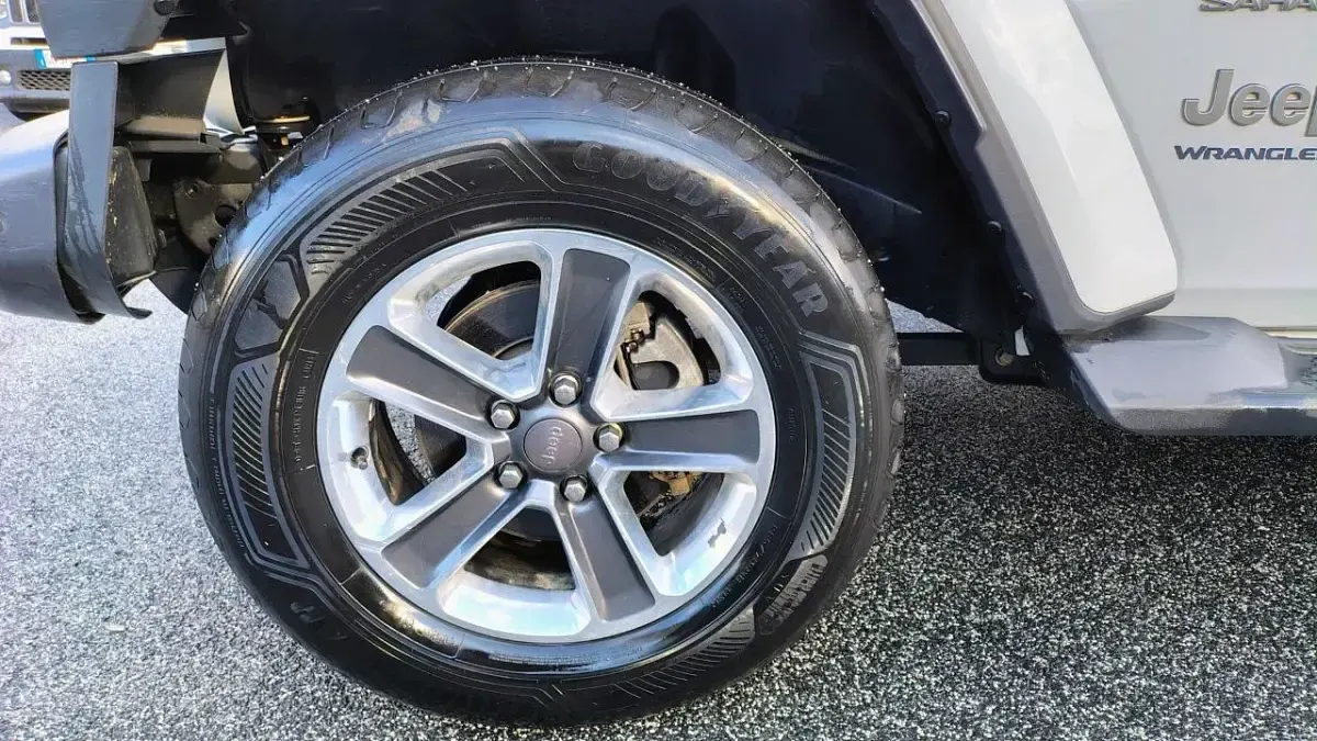 Usata Jeep Wrangler Sahara 200 CV (147 kW) 2019 Bianco SUV