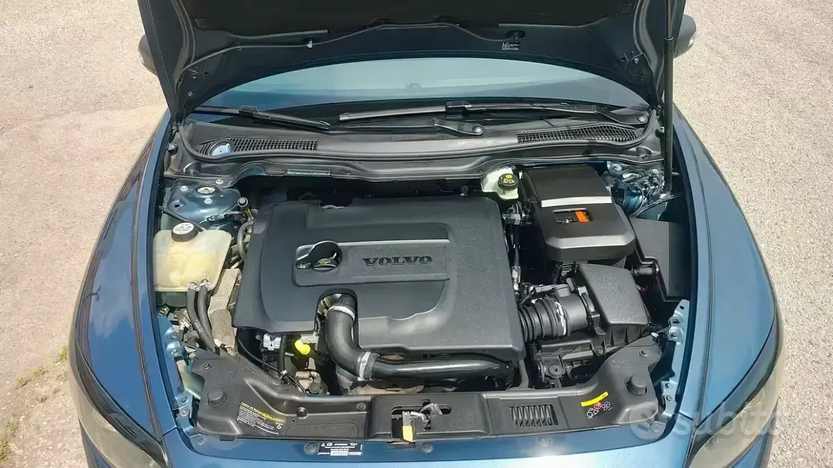 Usata Volvo C30 Summum 109 CV (80 kW) 2007 Blu Utilitaria