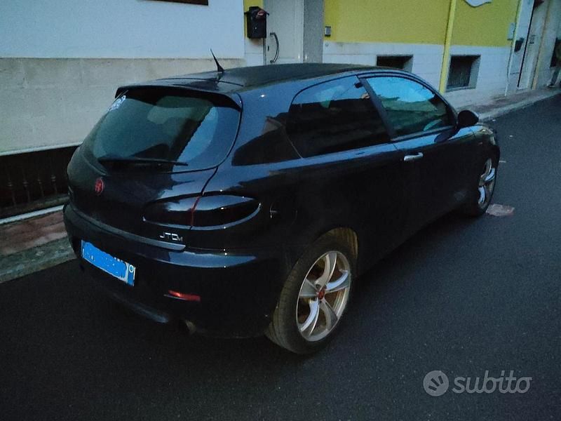 Usata Alfa Romeo 147 Progression 120 CV (88 kW) 2007 Nero Utilitaria