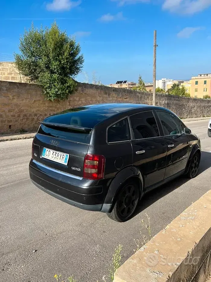 Usata Audi A2 Exclusive 75 CV (55 kW) 2003 Nero Utilitaria