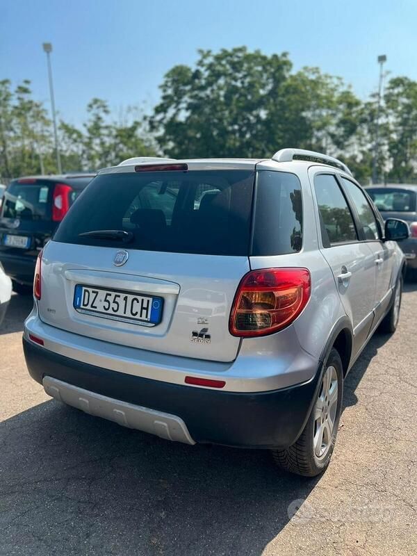 Usata Fiat Sedici Dynamic 120 CV (88 kW) 2009 Grigio SUV