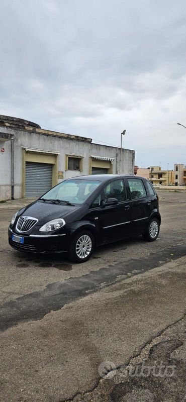 Usata Lancia Musa 95 CV (69 kW) 2012 Nero Monovolume
