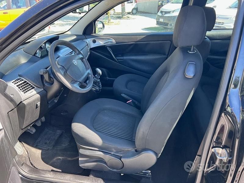 Usata Lancia Ypsilon 77 CV (56 kW) 2010 Nero Utilitaria