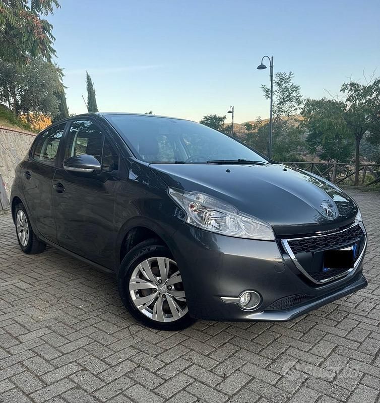 Usata Peugeot 208 82 CV (60 kW) 2013 Grigio Utilitaria