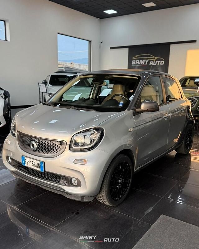 Begagnad Smart ForFour Passion 90 HK (66 kW) 2018 Silver Halvkombi