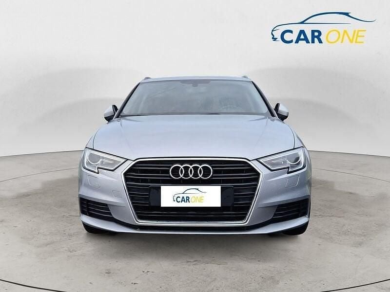 Usata Audi A3 Admired 116 CV (85 kW) 2018 Argento Berlina