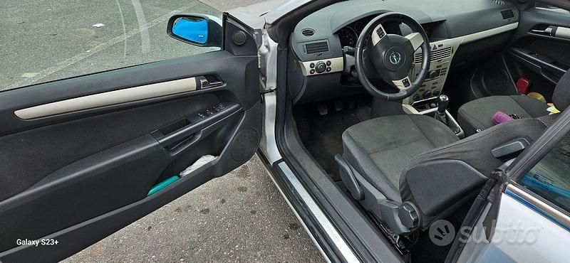 Usata Opel Astra Cabriolet 2008 Grigio Cabrio