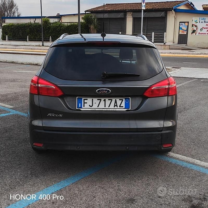 Usata Ford Focus 120 CV (88 kW) 2017 Grigio Station wagon