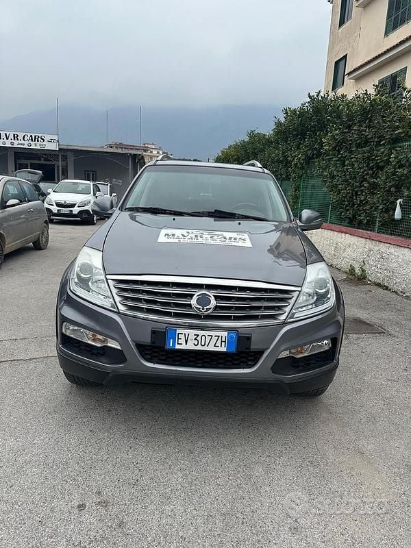 Usata Ssangyong (KGM) Rexton 154 CV (113 kW) 2014 Grigio SUV