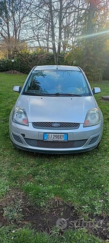 Usata Ford Fiesta 2007 Grigio Utilitaria