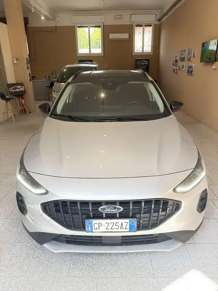 Usata Ford Focus Active 116 CV (85 kW) 2023 Argento Station wagon