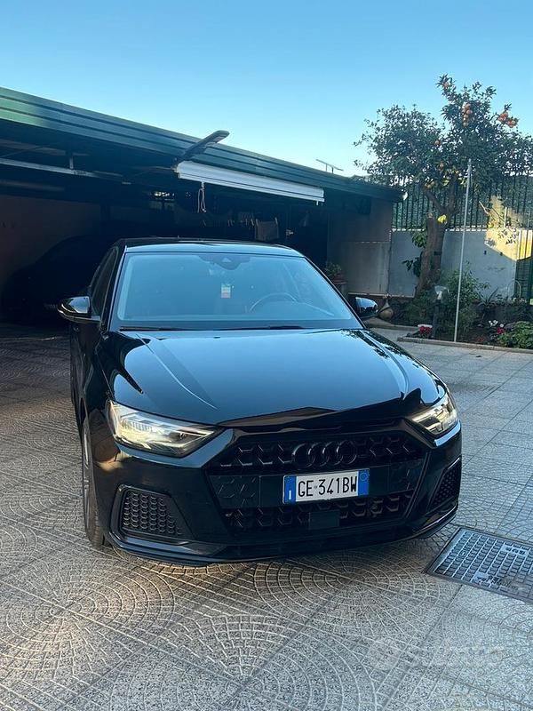 Nero Usata 2021 Audi A1 Sportback Due volumi | 21.500 € (Buon prezzo) - Immagine 1/4