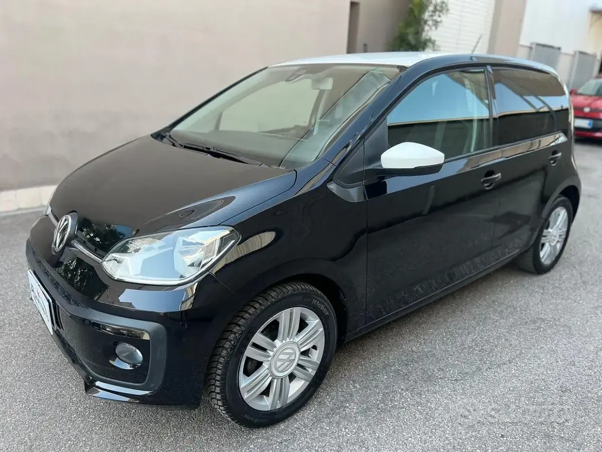 Usata VW up! Highline 75 CV (55 kW) 2017 Nero Utilitaria