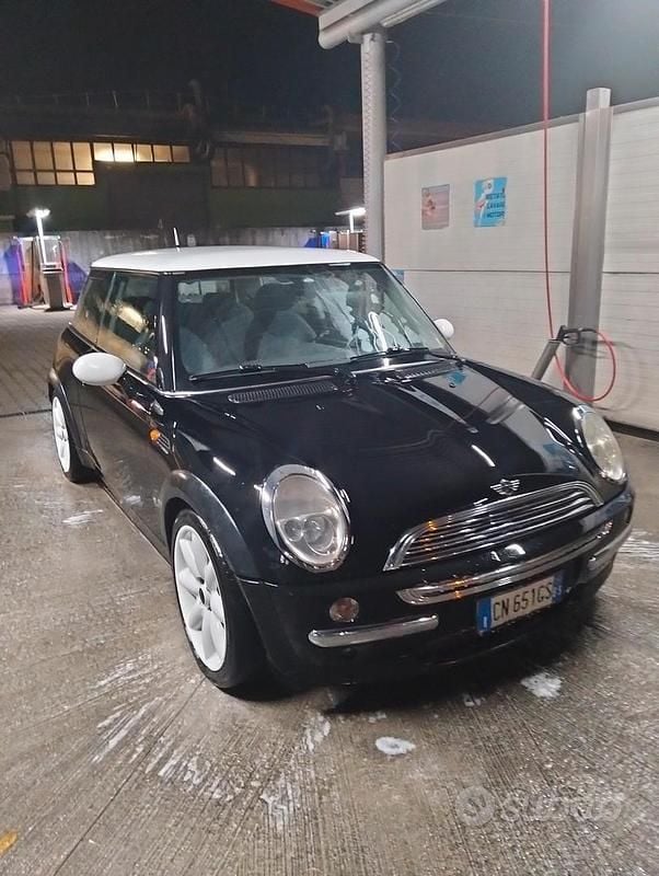 Usata Mini Cooper 116 CV (85 kW) 2004 Nero Utilitaria