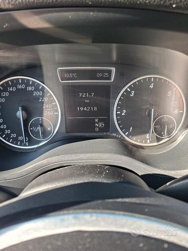 Usata Mercedes B200 Premium 136 CV (100 kW) 2013 Nero Utilitaria
