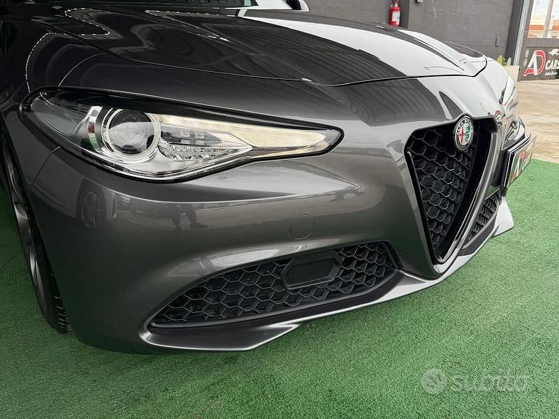 Usata Alfa Romeo Giulia Super 150 CV (110 kW) 2018 Grigio Berlina