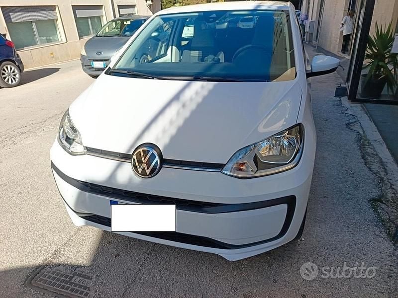Usata VW up! Move 67 CV (49 kW) 2023 Bianco Utilitaria