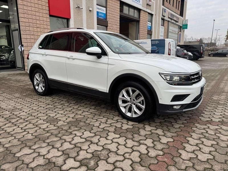 Bianco pastello Usata 2019 VW Tiguan Business SUV | 22.400 € (Buon prezzo) - Immagine 1/4