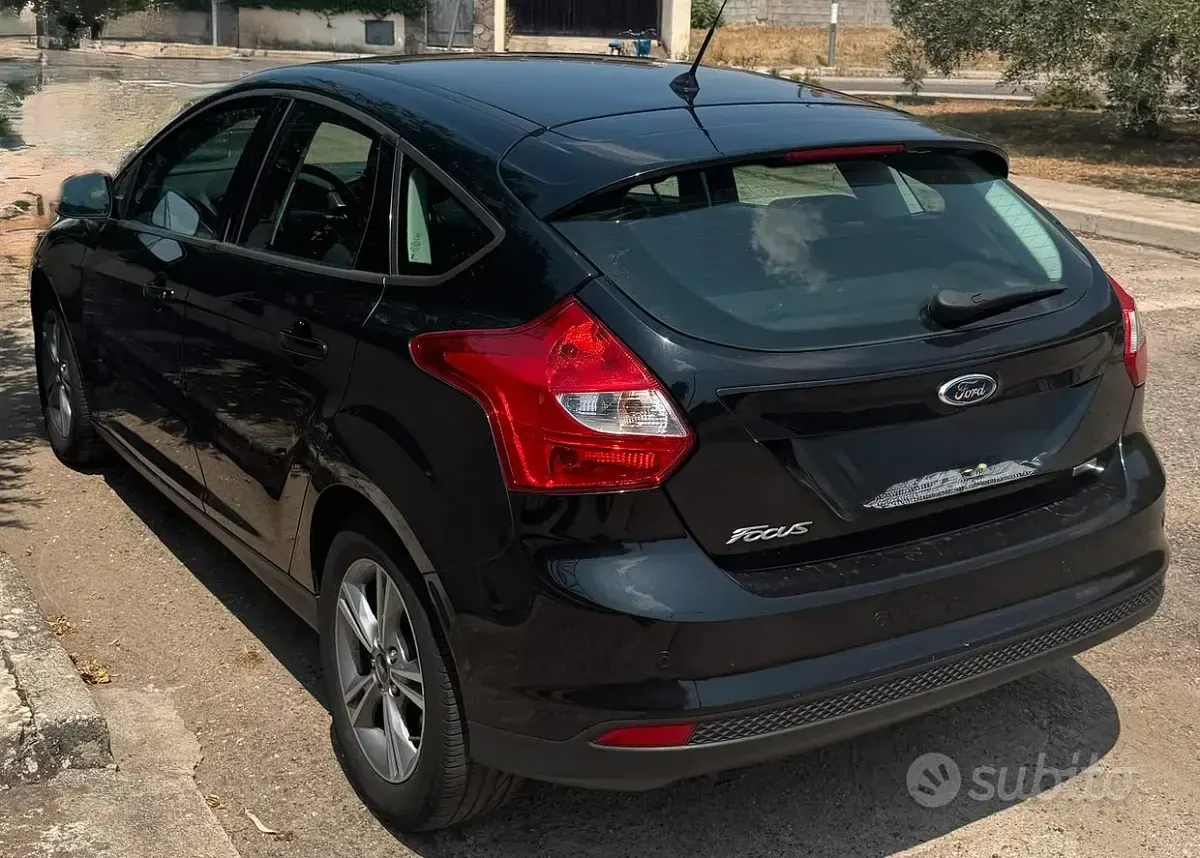 Usata Ford Focus 100 CV (73 kW) 2025 Nero Berlina
