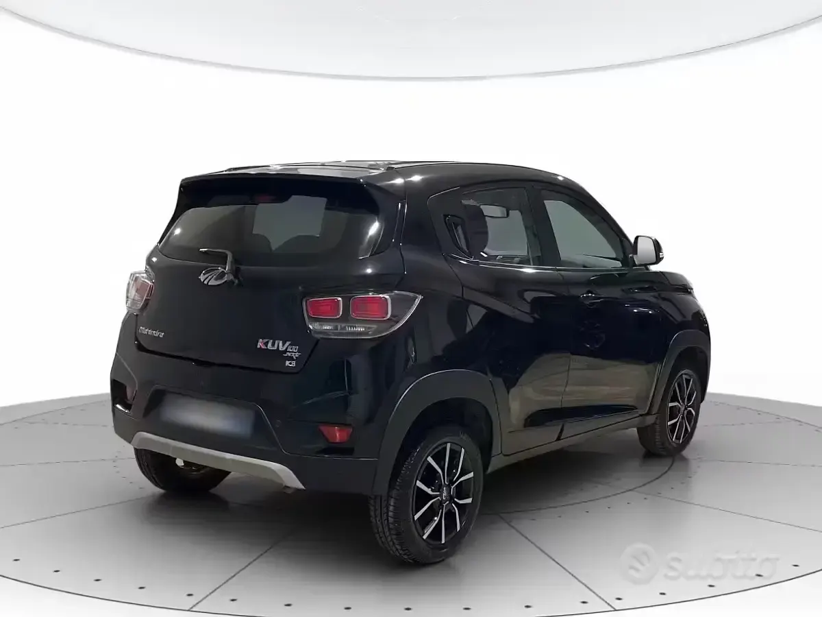 Usata Mahindra KUV100 87 CV (63 kW) 2025 Nero SUV