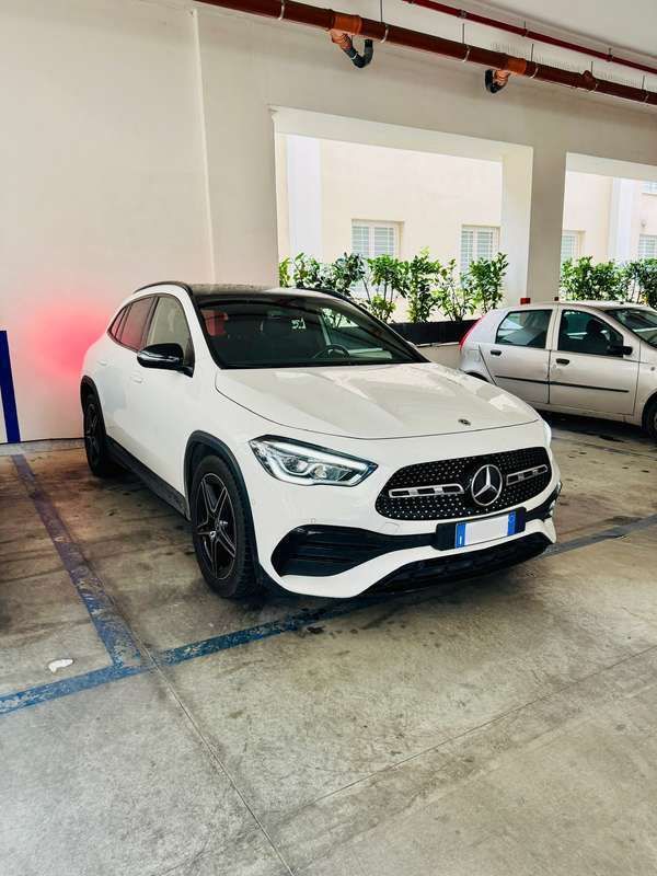 Usata 2023 Mercedes GLA180 Premium SUV | 36.500 € (Molto cara) - Immagine 1/4