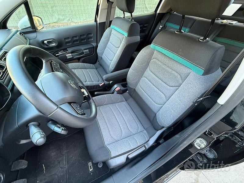 Usata Citroën C3 Shine 102 CV (75 kW) 2024 Nero Berlina