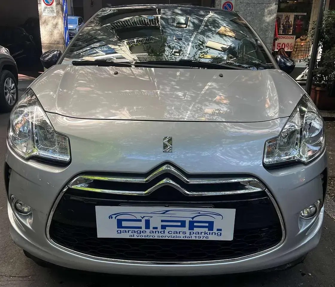 Usata Citroën DS3 So Chic 68 CV (50 kW) 2015 Argento Berlina