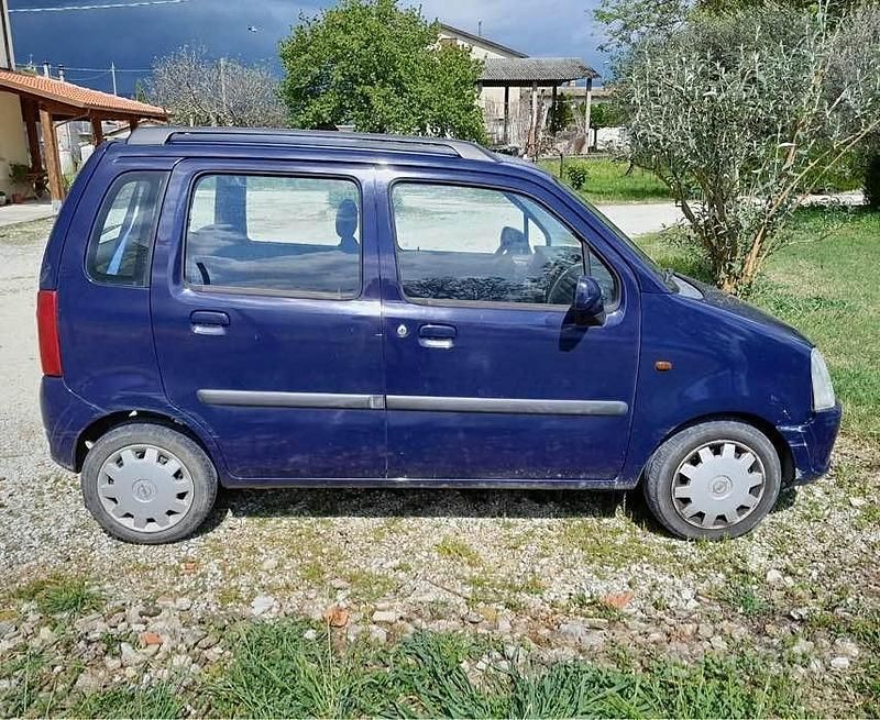 Usata Opel Agila 60 CV (44 kW) 2004 Blu Monovolume