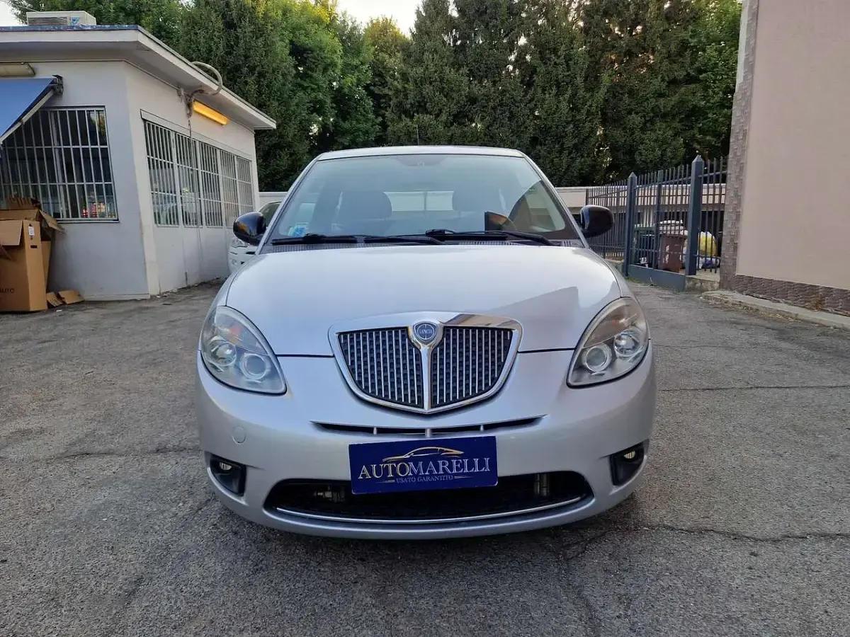 Usata Lancia Ypsilon Platinum 69 CV (50 kW) 2011 Other Utilitaria