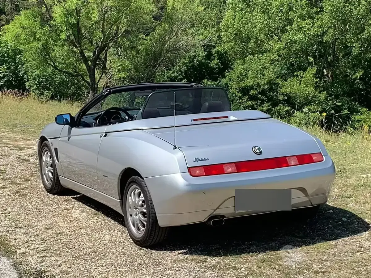 Usata Alfa Romeo Spider 155 CV (114 kW) 1999 Grigio Cabrio