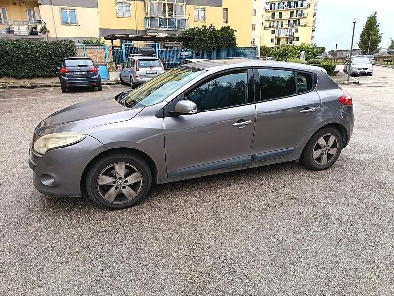 Usata Renault Mégane 131 CV (96 kW) 2009 Grigio Berlina