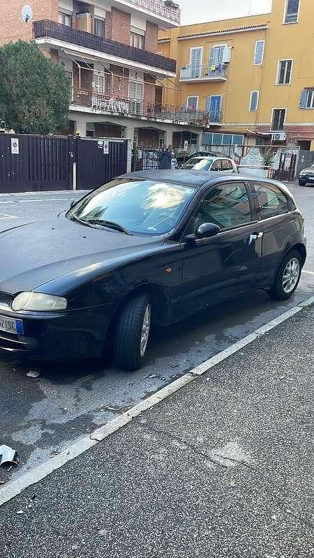 Usata Alfa Romeo 147 Impression 101 CV (74 kW) 2003 Utilitaria