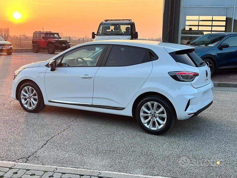 Nuova Renault Clio V Evolution 100 CV (73 kW) 2025 Bianco Berlina