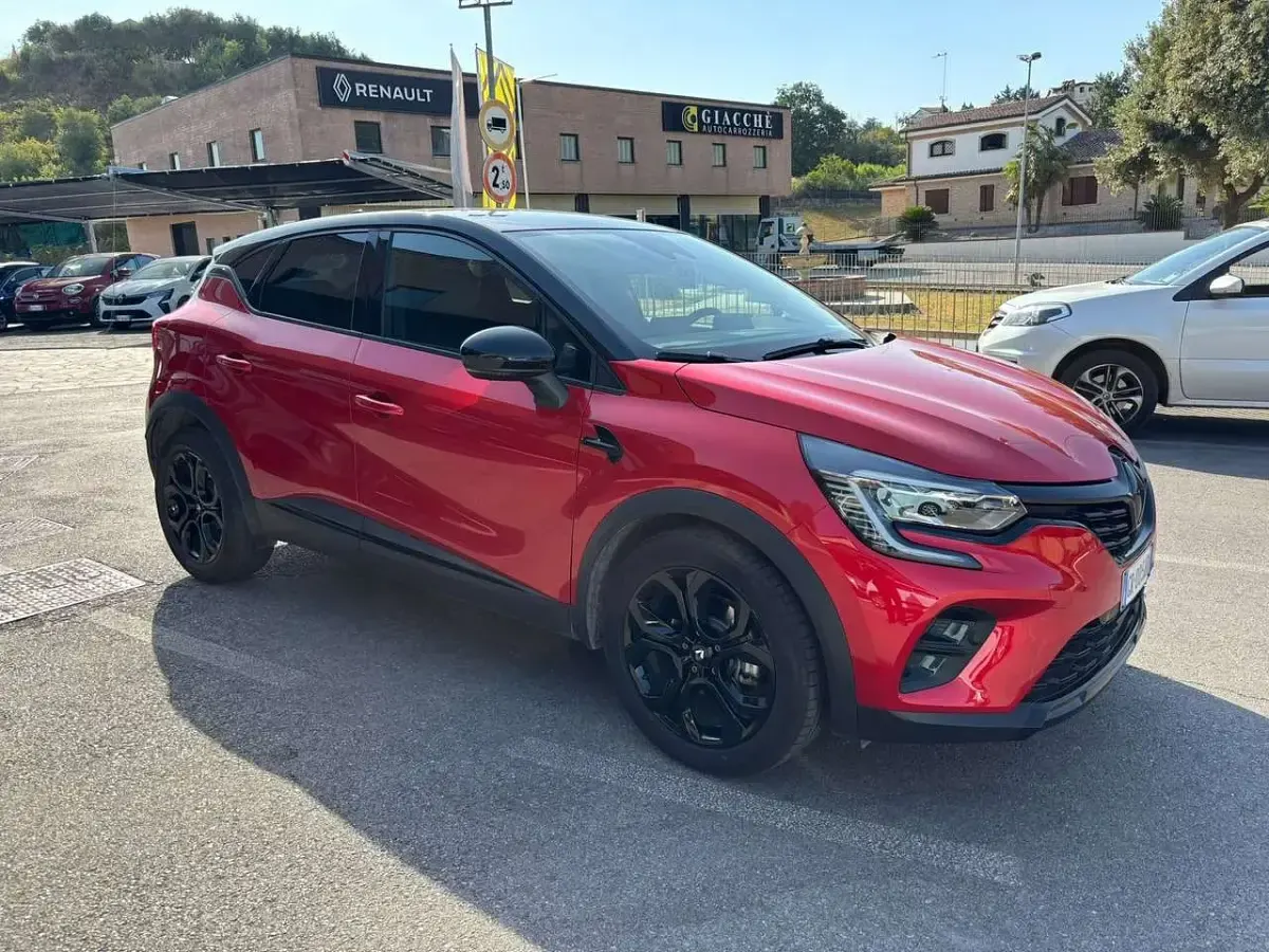 Usata Renault Captur Engineered 159 CV (116 kW) 2023 Rosso SUV